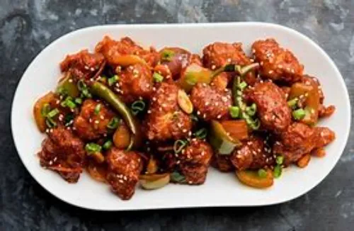 CHICKEN CHILLY DRY (10 PCS)